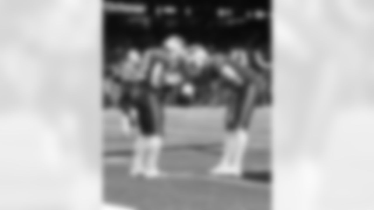 Matt Breida (22) touchdown Buffalo Bills at New Orleans Saints at Caesers Dome, November 25, 2021. Photo by Brett Carlsen