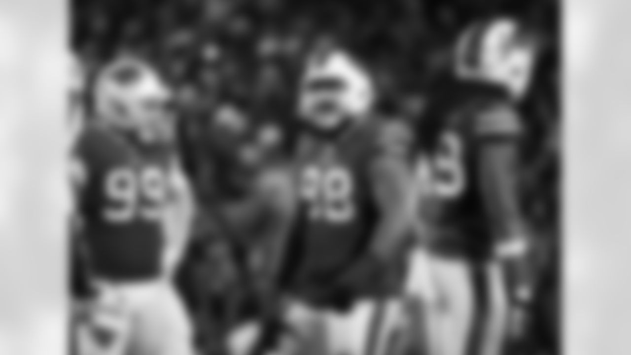Star Lotulelei (98) Buffalo Bills vs New England Patriots at Highmark Stadium, December 6, 2021. Photo by Bill Wippert