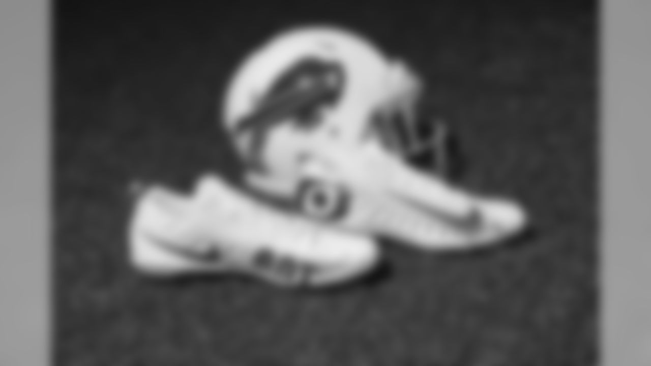 QB Tyrod Taylor (5)- Awareness and Support for the Blind and Visually Impaired- Olmsted Center for Sight