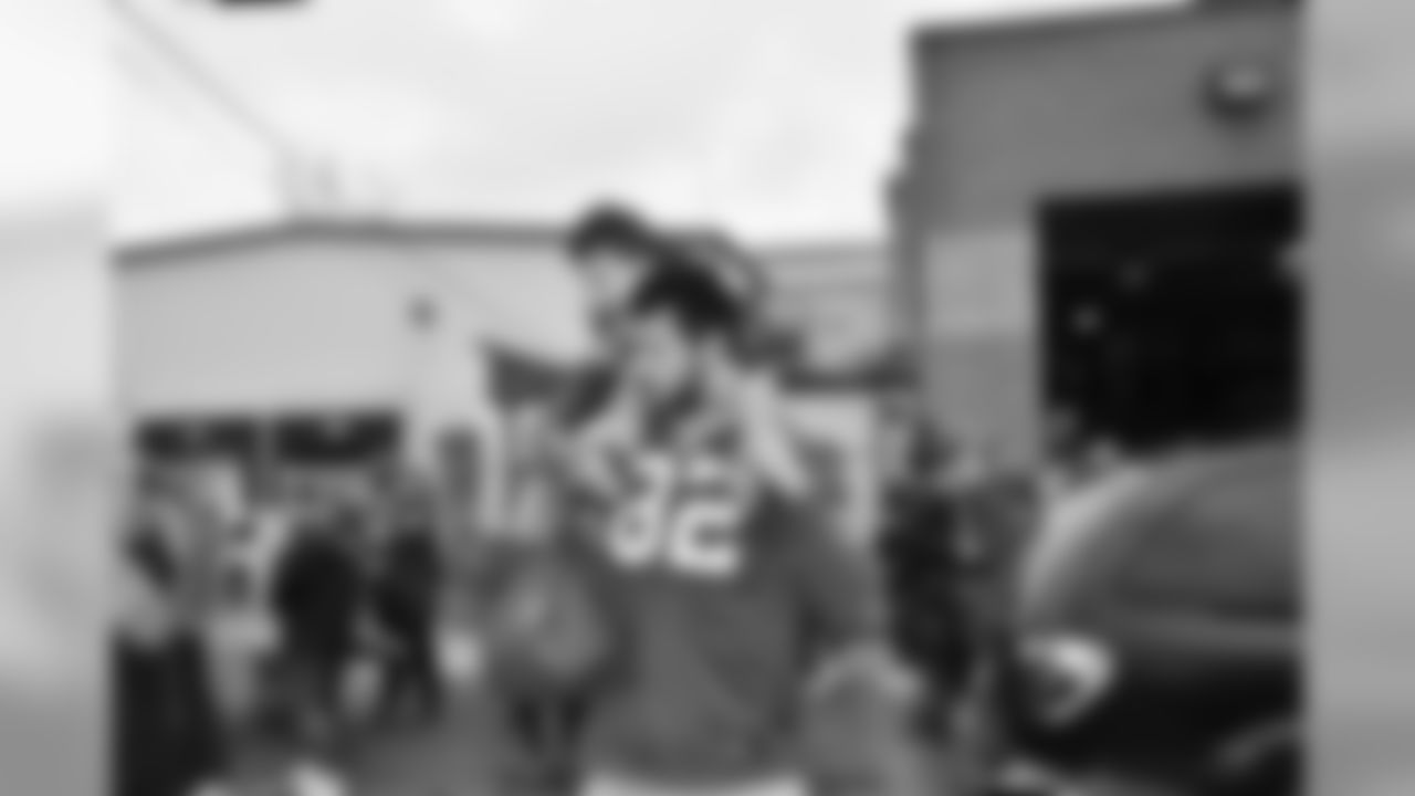 Logan Thomas (82) at Bills Thanksgiving Blitz