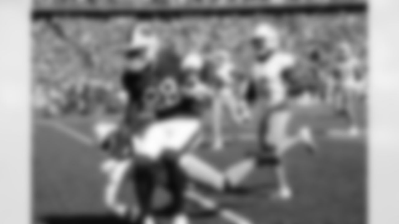 Buffalo Bills vs Miami Dolphins, Regular Season, October 01, 2023 at Highmark Stadium.