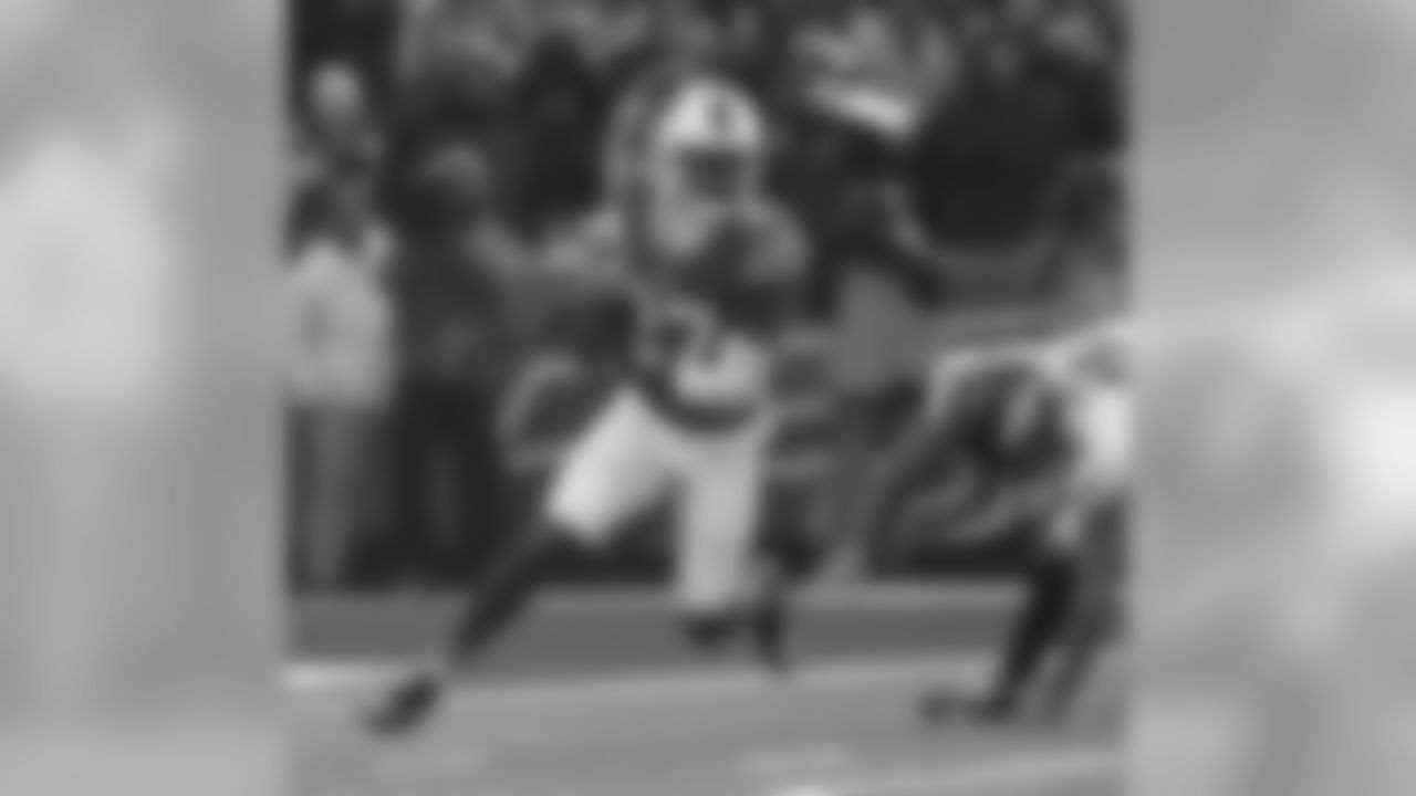 Cornerback | Tre'Davious White returns after a 2019 season that saw him be named a first team All-Pro and be selected to his first Pro Bowl.
Interception Buffalo Bills cornerback Tre'Davious White (27) Buffalo Bills vs Denver Broncos at New Era Field, November 24, 2019. Photo by Jeffrey T. Barnes