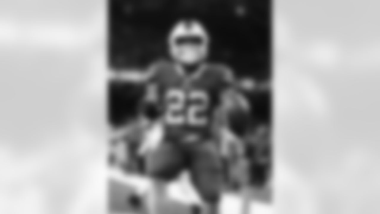 Matt Breida (22) touchdown Buffalo Bills at New Orleans Saints at Caesers Dome, November 25, 2021. Photo by Brett Carlsen