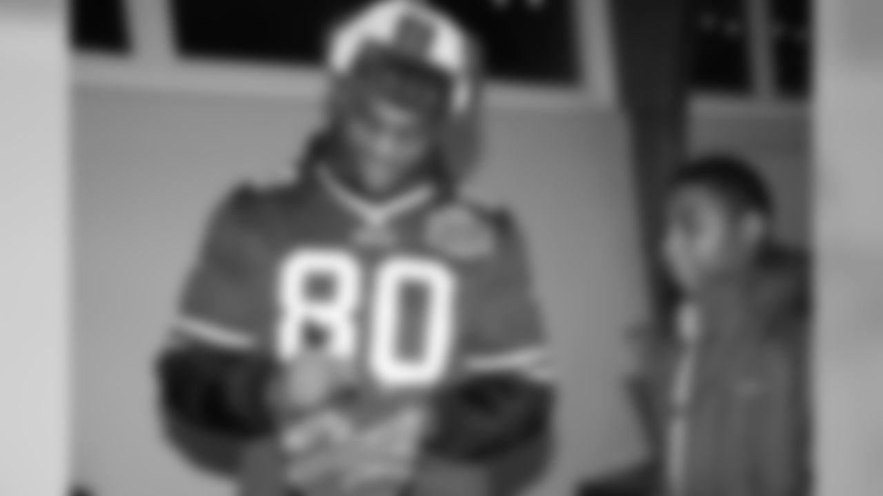 TE Jason Croom (80)