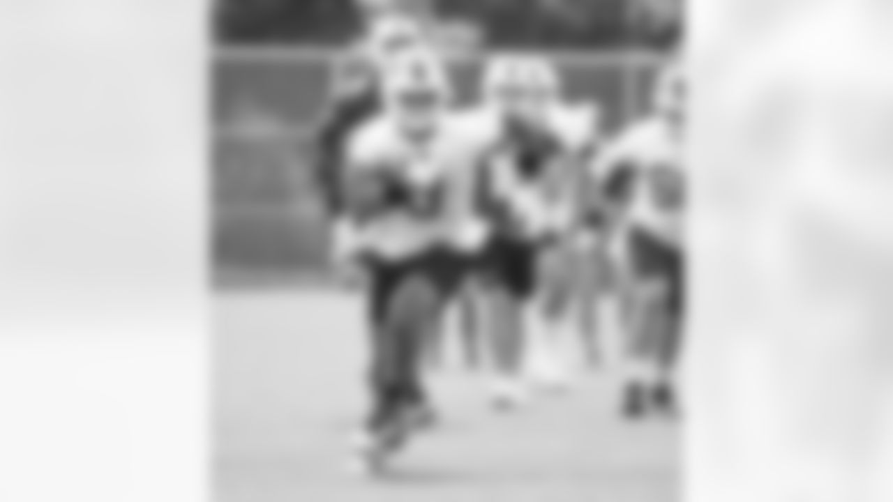 O.J. Howard (8). Week Two of Buffalo Bills OTA's, May 31, 2022. Photo by Bill Wippert