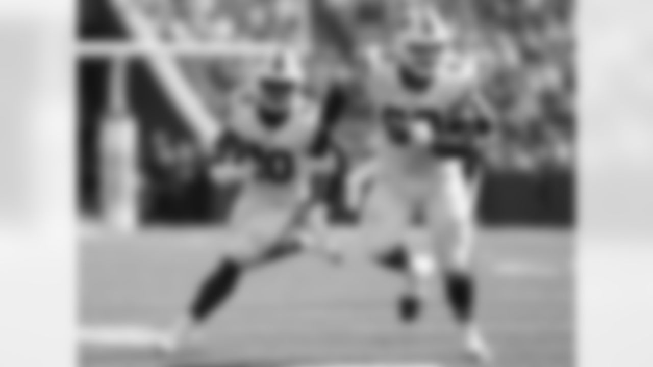 Zack Moss (20) runs as Mitch Morse (60) blocks Buffalo Bills vs Green Bay Packers, Preseason Week 3, August 28, 2021 at Highmark Stadium.
Photo by Craig Melvin