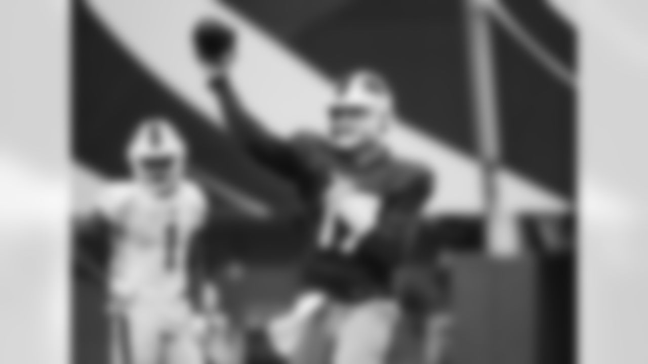 Josh Allen (17). Buffalo Bills Week 14 practice, December 9, 2021. Photo by James Acton