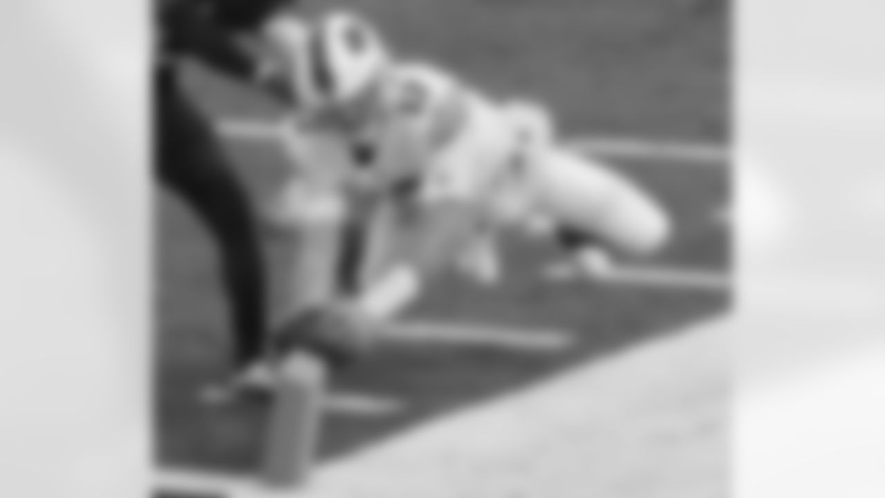 Josh Allen (17) touchdown run. Buffalo Bills vs Los Angeles Chargers, November 29, 2020 at Bills Stadium.
Photo by Sara Schmidle