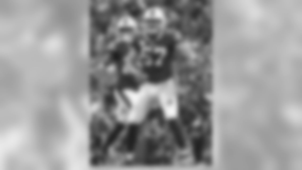 During his final season in 2019, Alexander was once again a captain and played in all 17 games for the Bills. He was a very versatile player and a valuable member of the defense and special teams. His work in the community will be something he looks to continue in the future and is something he is very proud of during his time in Buffalo.
Buffalo Bills Lorenzo Alexander (57) vs Denver Broncos at New Era Field, November 24, 2019. Photo by Jeffrey T. Barnes