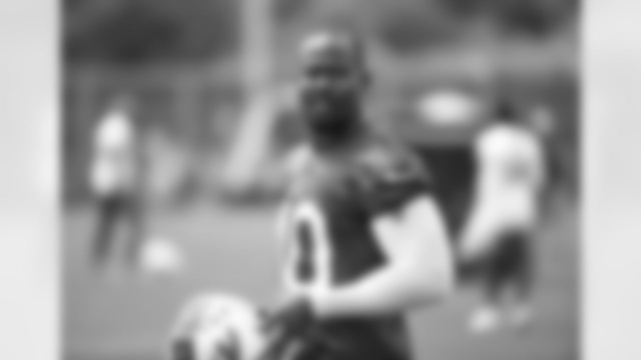 Von Miller (40). Day Two Buffalo Bills Mandatory Minicamp, June 15, 2022. Photo by Bill Wippert