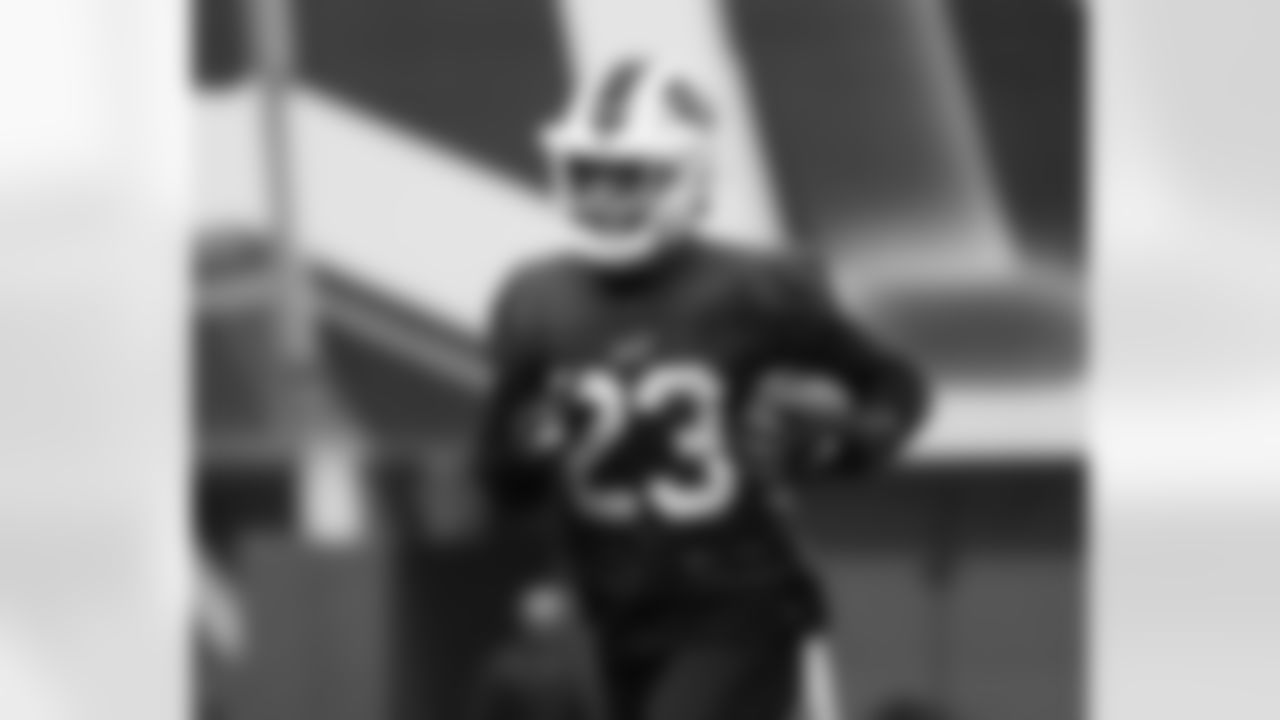 Micah Hyde (23). Buffalo Bills Week 14 practice, December 9, 2021. Photo by James Acton