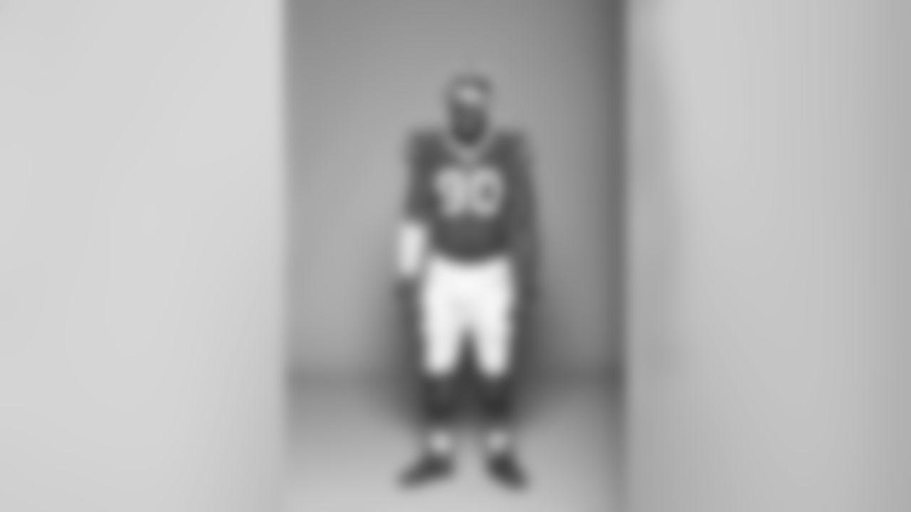 88 Shaq Lawson (90)