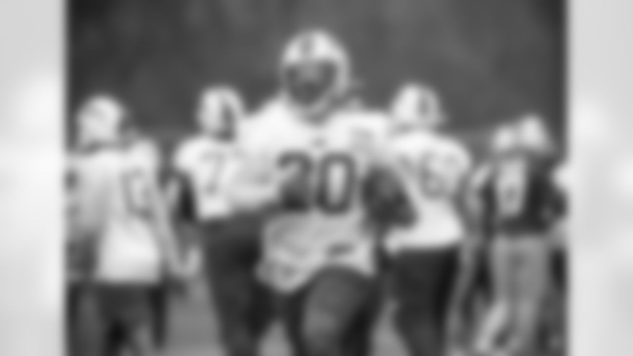 Zack Moss (20). Buffalo Bills Week 10 practice, November 11, 2020.
Photo by Bill Wippert