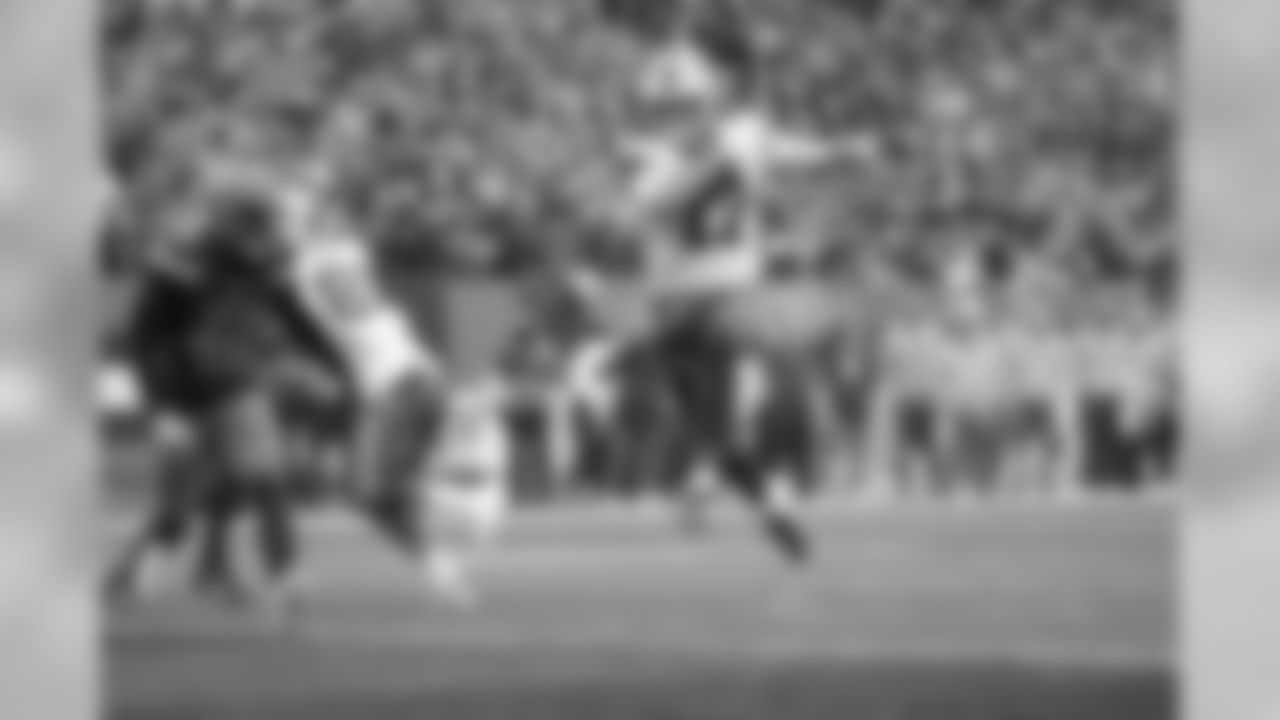 Buffalo Bills vs Cleveland Browns at First Energy Stadium on November 10, 2019. Buffalo Bills quarterback Josh Allen (17) touchdown run. Photo by Craig Melvin