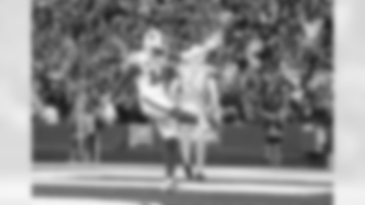Stefon Diggs (14) touchdown Buffalo Bills vs Miami Dolphins at Highmark Stadium, October 31, 2021. Photo by Bill Wippert