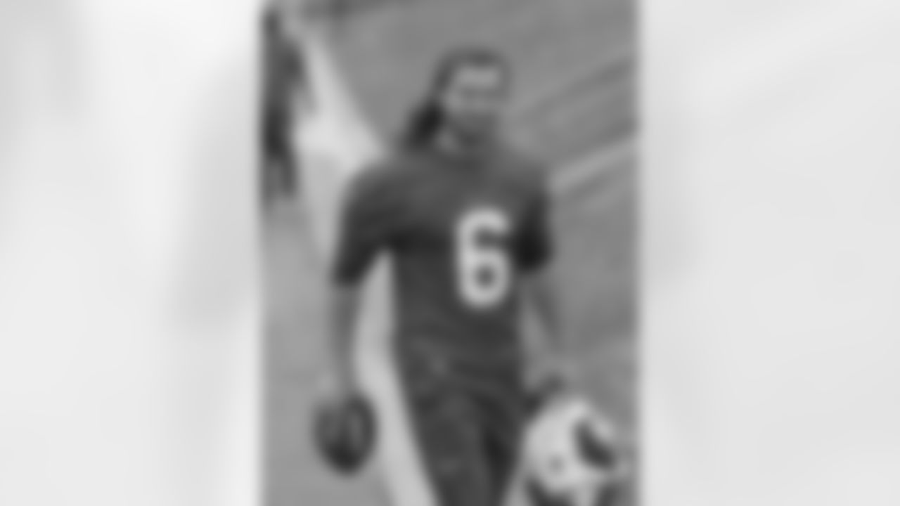 Jamie Gillan (6). Buffalo Bills Week 17 practice, December 30, 2021. Photo by Bill Wippert