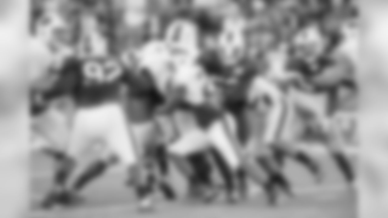 Linebacker Preston Brown (52) attempts to tackle running back LeSean McCoy (25).