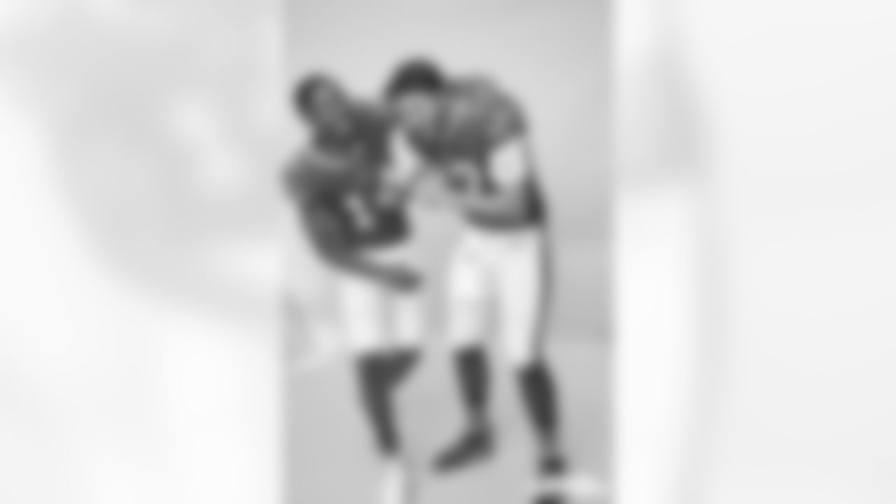 SIK: Portrait Buffalo Bills Stefon Diggs and Josh Allen
portrait
Buffalo Bills Facility
8/15/2021
X163762TK1
Credit: Jeffery A. Salter