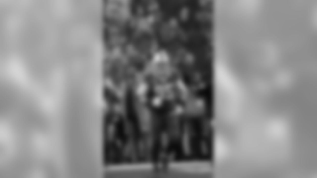 Buffalo Bills defensive tackle Kyle Williams (95) - Buffalo Bills vs Miami Dolphins at New Era Field.
Photo by Kevin Hoffman
December 30, 2018