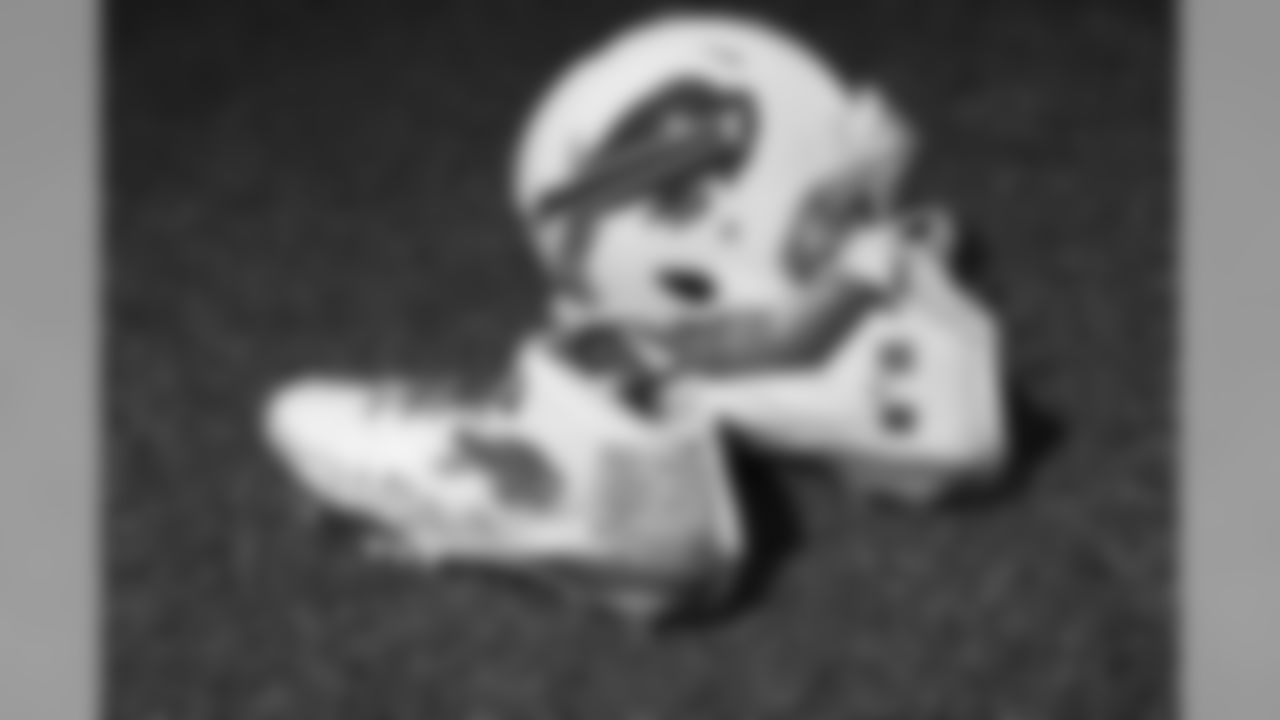 T Dion Dawkins (73)- Children fighting illness - John R. Oishei Children's Hospital