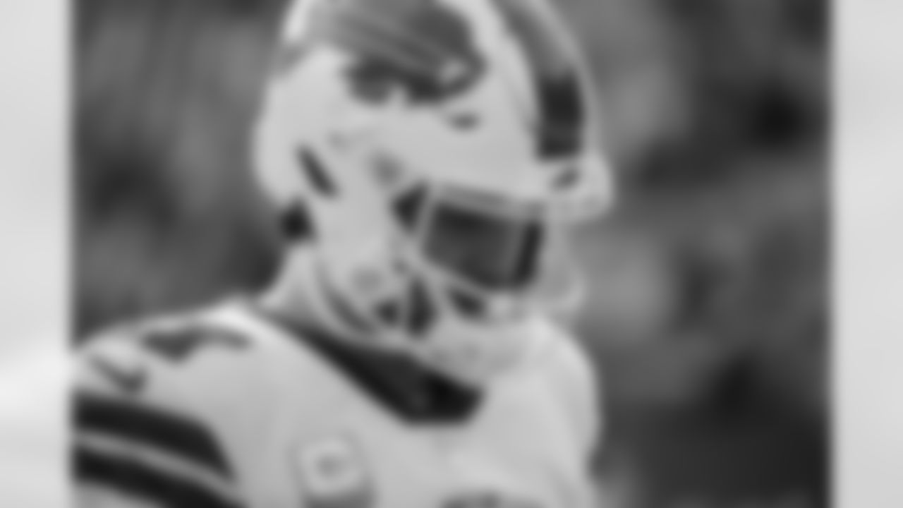 Josh Allen (17). Buffalo Bills vs New York Jets at MetLife Stadium, November 14, 2021. Photo by Jeffrey T. Barnes