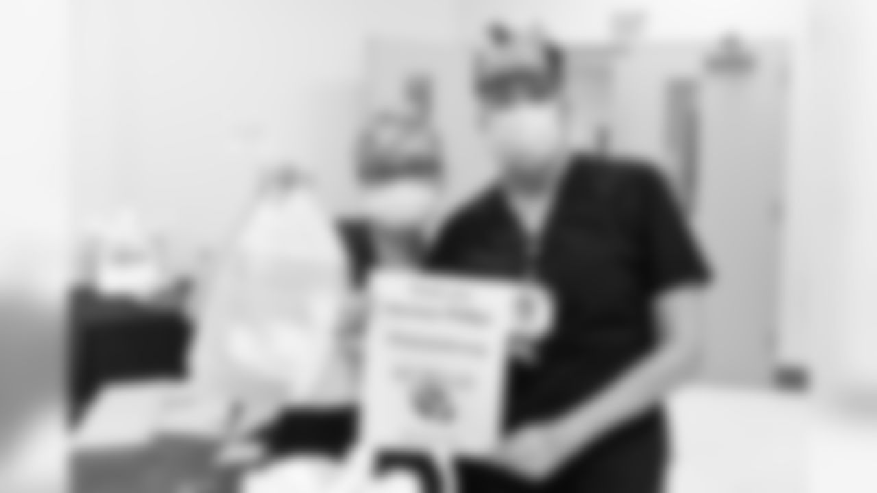 DT Harrison Phillips donated 650 meals to staff at Buffalo General Medical Center and Millard Fillmore Suburban Hospital.