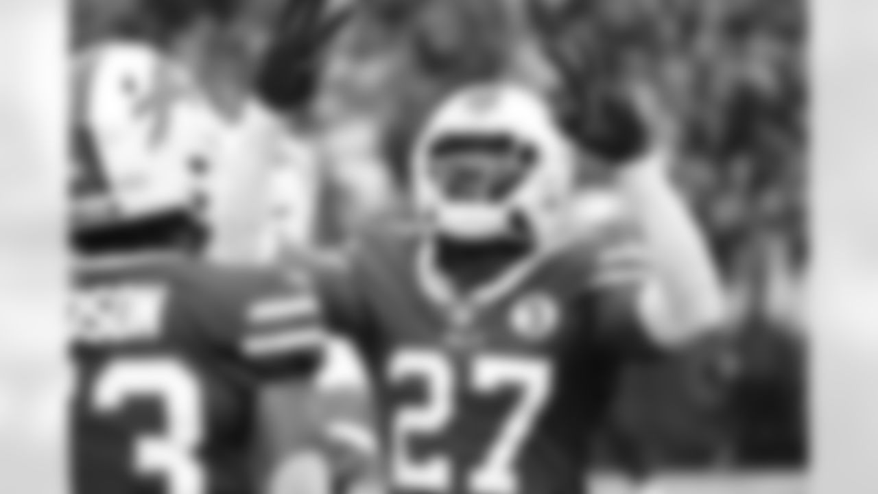 Buffalo Bills vs New England Patriots, Week 18, January 8, 2023 at Highmark Stadium.
