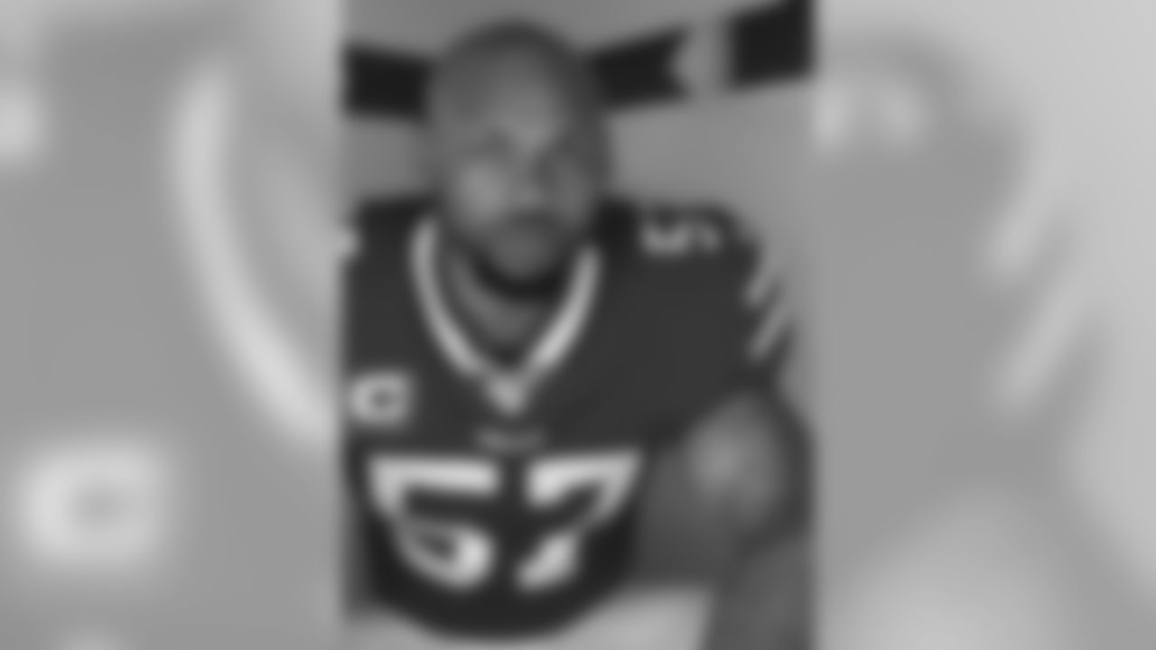 57 Lorenzo Alexander, LB