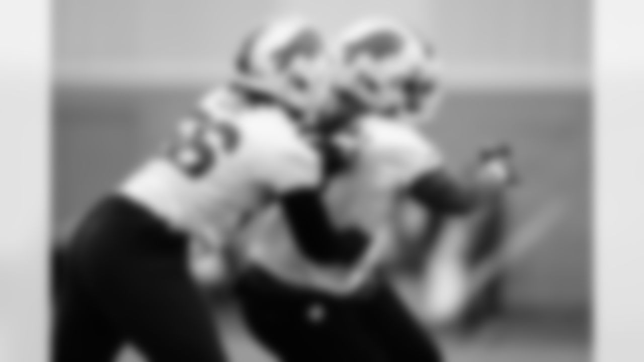 Mike Love (56). Buffalo Bills Week 15 practice, December 16, 2021. Photo by James Acton