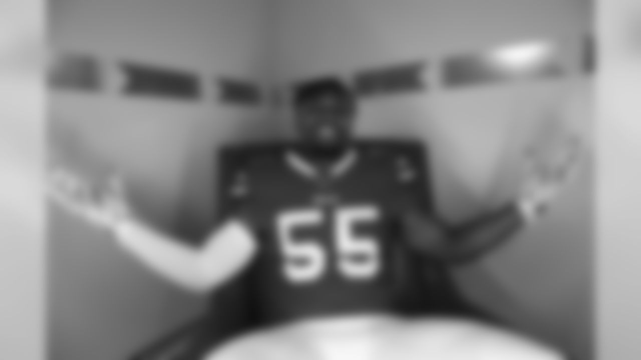 55 Jerry Hughes, DE