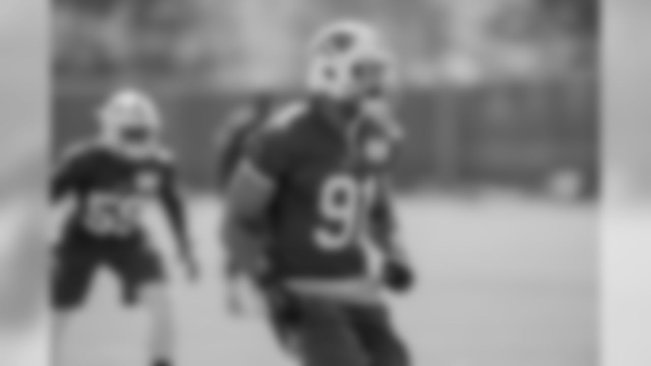 LB Manny Lawson (91), LB Reggie Ragland (59)