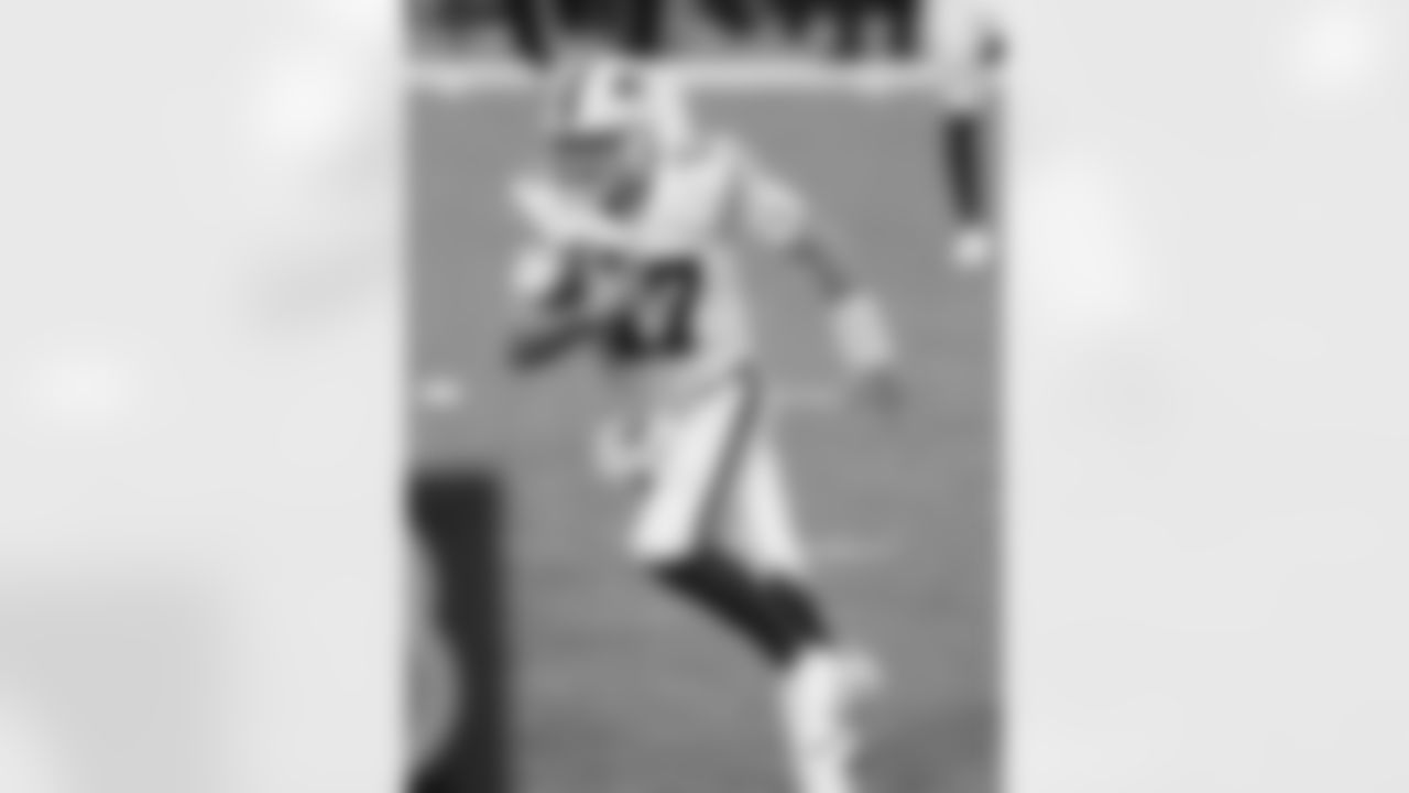Josh Allen (17) run. Buffalo Bills vs Los Angeles Chargers, November 29, 2020 at Bills Stadium. Photo by Craig Melvin.