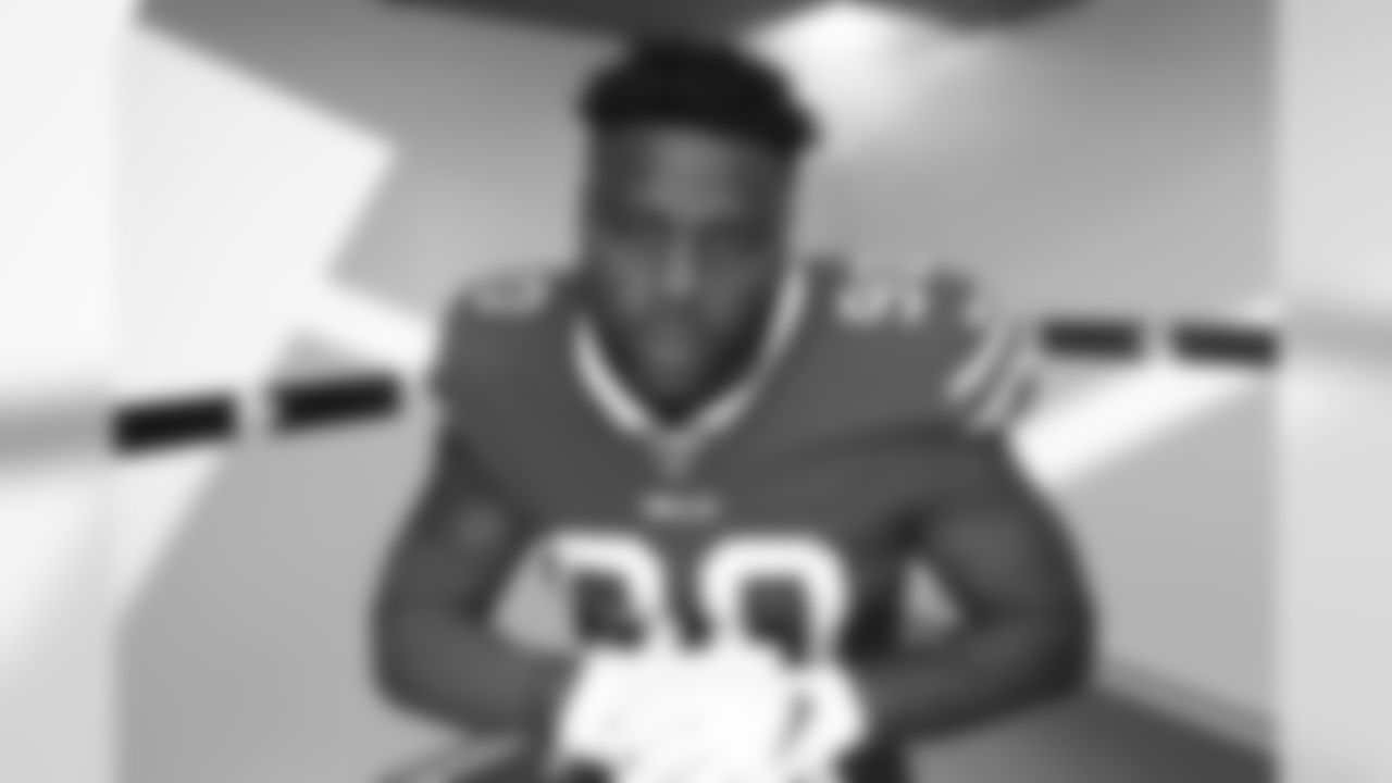 90 Shaq Lawson, DE