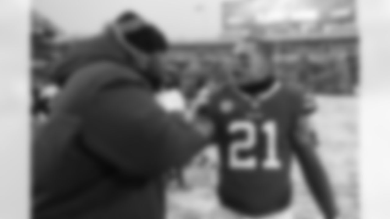Jordan Poyer (21) Buffalo Bills vs Atlanta Falcons at Highmark Stadium, January 02, 2022. Photo by Ben Green