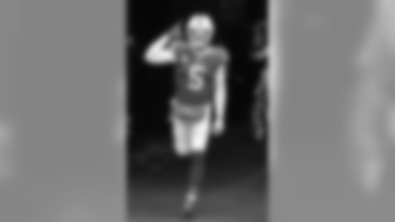 Tyrod Taylor #5, QB