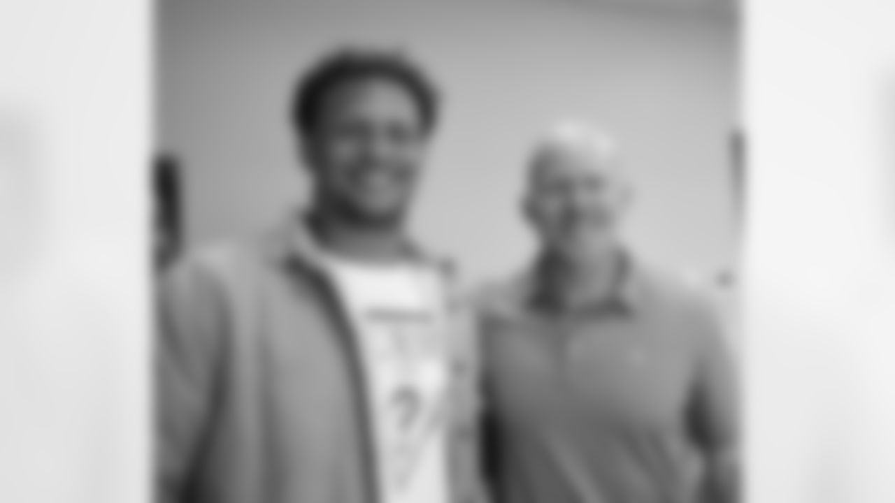 Linebacker Terrel Bernard meets Sean McDermott as he spends his first day at One Bills Drive. April 30, 2022.
Photo by Bill Wippert