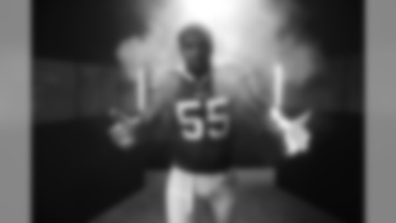 DE Jerry Hughes (55)