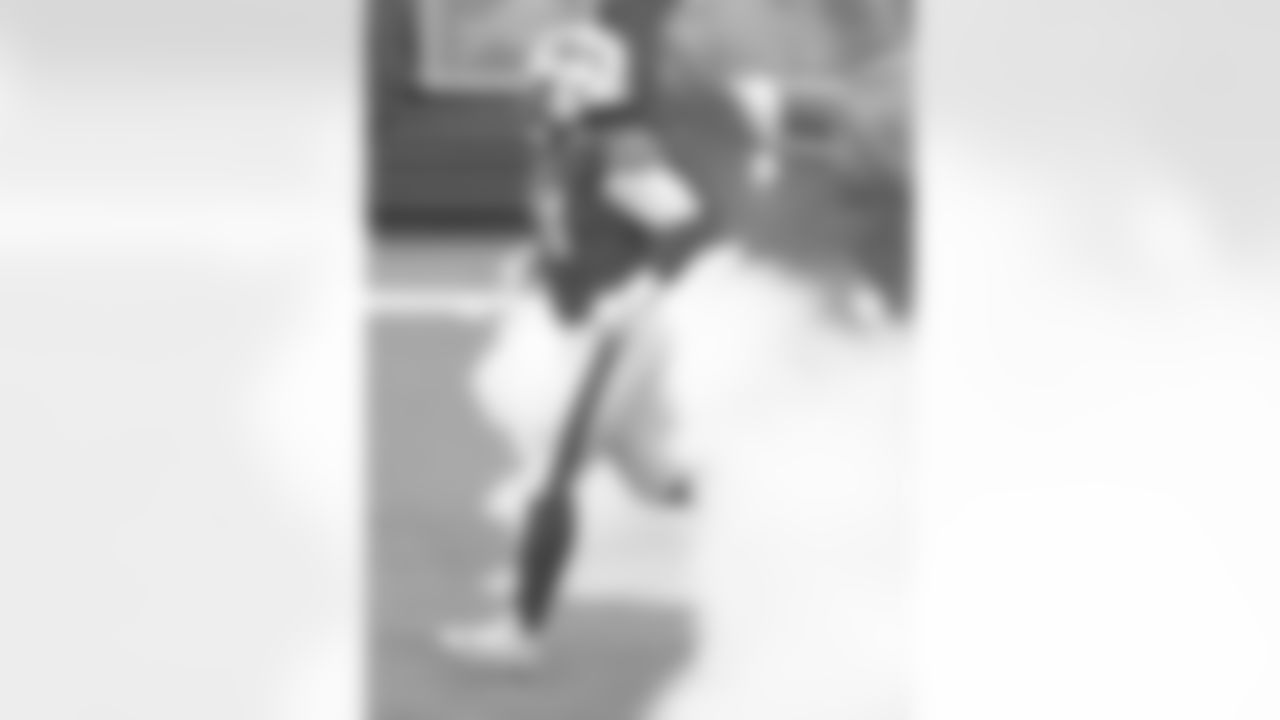 Brandin Bryant: Bryant played in one game for the Bills this season and his appearance came in week eight against the Patriots. He recorded one tackle in that game.