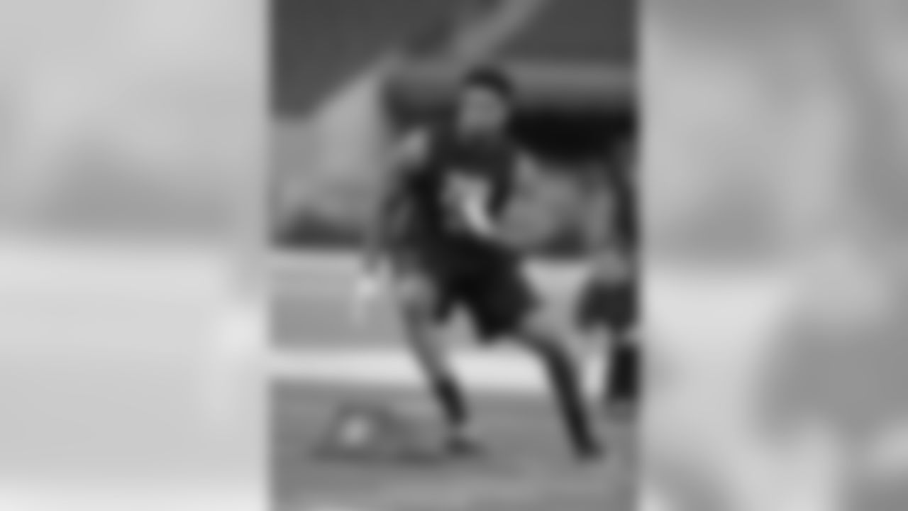 Measured at 6-6, 264 pounds. Had an arm length of 33 5/8 inches and a hand span of 9 1/8 inches. Ran a 4.50 40-yard dash, recorded a 33.5-inch vertical leap and 22 reps on the bench press.