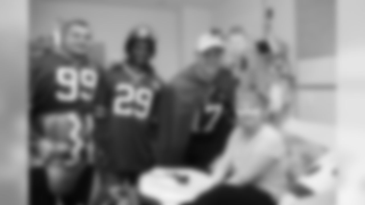 Buffalo Bills Rookie Club Oishei Children's Hospital Visit
Buffalo, NY
October 23, 2018.
Photo by Sara Schmidle