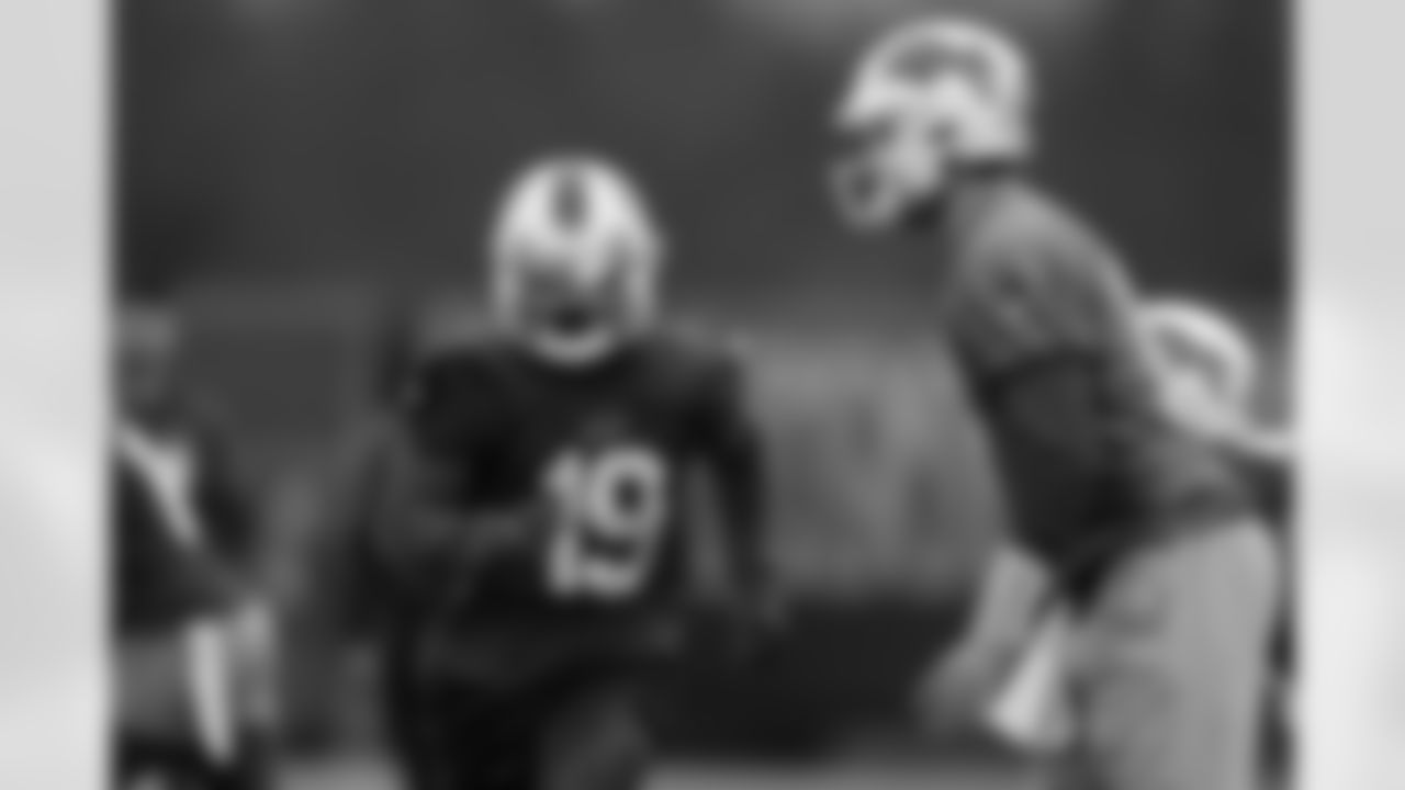 Isaiah McKenzie (19) and Josh Allen (17). Buffalo Bills Week 15 practice, December 16, 2021. Photo by James Acton
