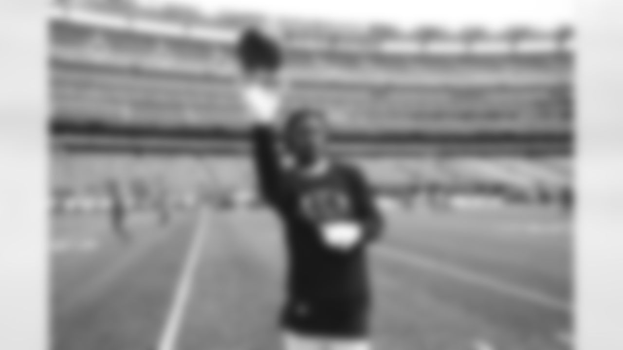 Stefon Diggs (14). Buffalo Bills vs New York Jets at MetLife Stadium, November 14, 2021. Photo by Bill Wippert