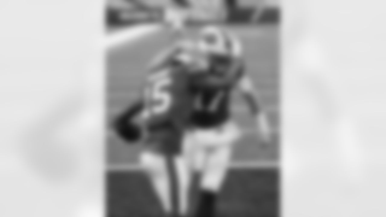 Josh Allen (17) celebrates the touchdown with John Brown (15). Buffalo Bills vs Miami Dolphins at Bills Stadium on January 3, 2021.
Photo by Craig Melvin