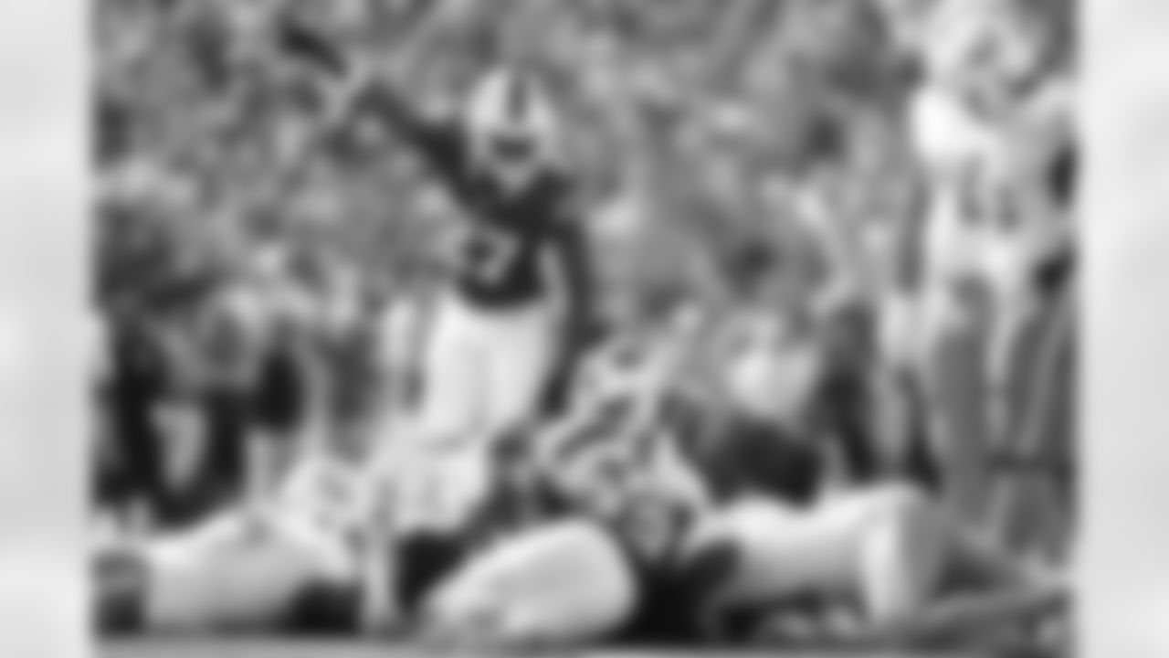 Buffalo Bills vs Miami Dolphins, Regular Season, October 01, 2023 at Highmark Stadium.