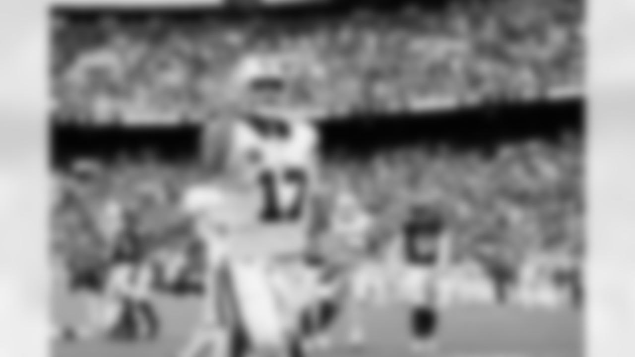 Washington Commanders vs Buffalo Bills, Regular Season, September 24, 2023 at FedEx Field.