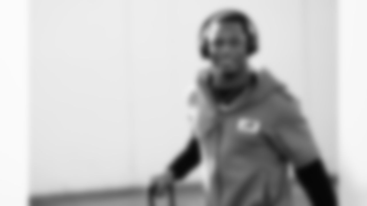 Jaquan Johnson (46). Buffalo Bills depart for Tampa Bay, December 11, 2021. Photo by Ben Green