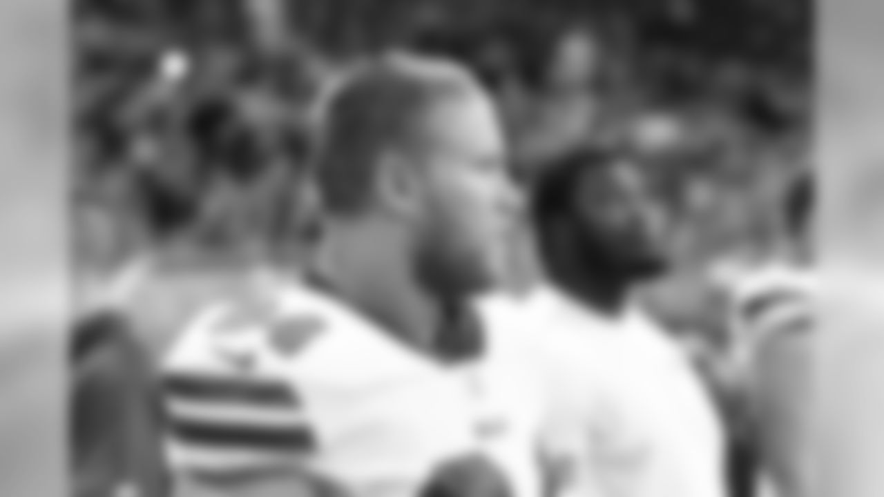 TE Nick O'Leary (84)