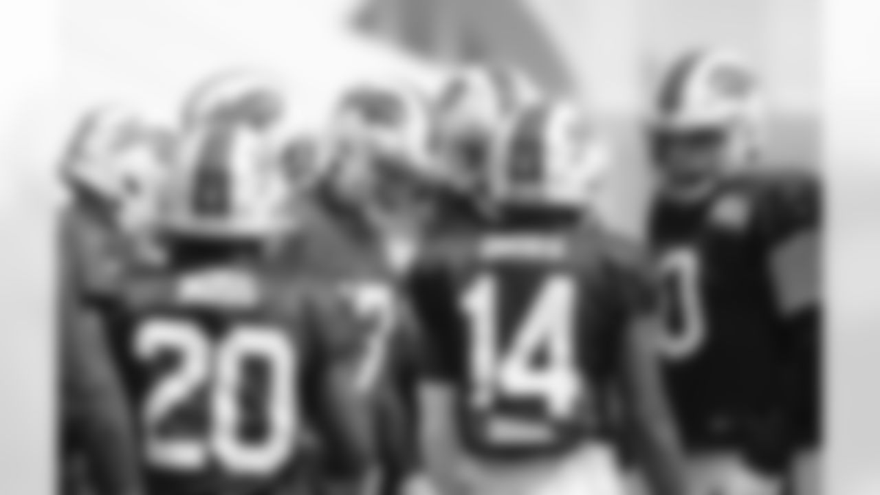 Josh Allen (17) and offense. Buffalo Bills Week 2 practice, September 16, 2020.
Photo by Bill Wippert