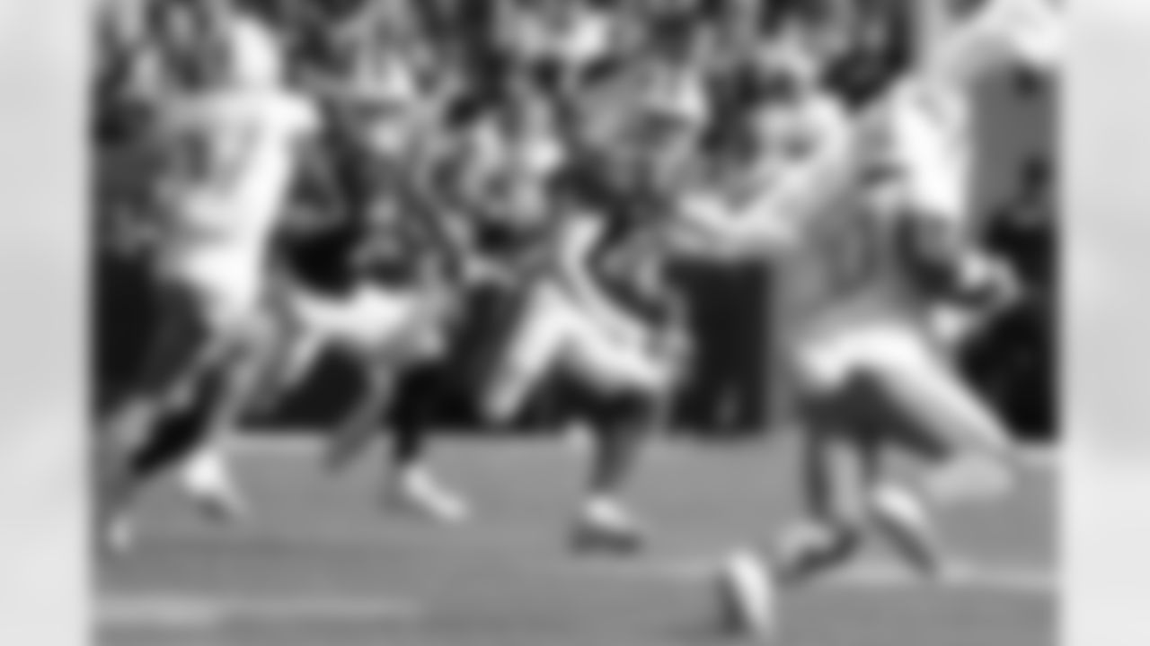 Buffalo Bills vs Miami Dolphins, Regular Season, October 01, 2023 at Highmark Stadium.