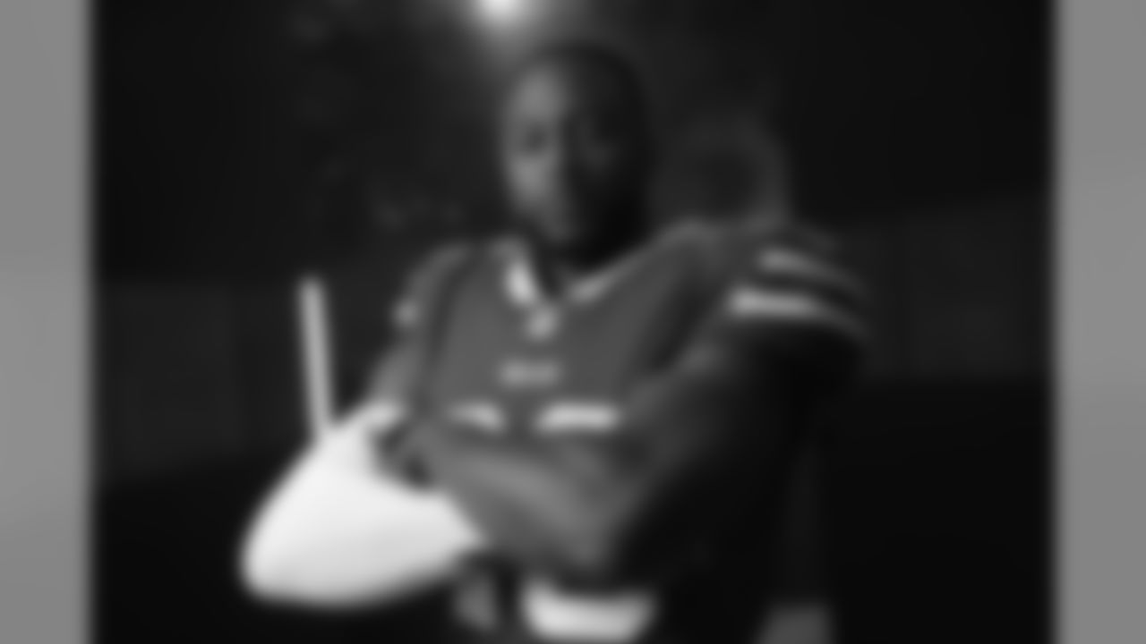 RB Taiwan Jones (26)